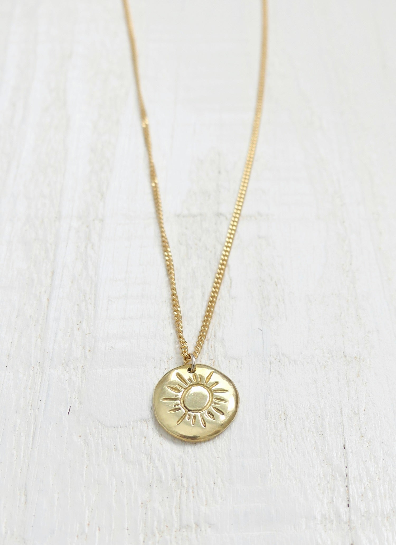 ゴールドサンシャインネックレス / 14 karat gold fill – 環境に